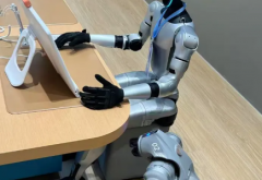 ·奔跑款宇树机器人租赁