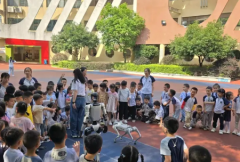 ·奔跑款宇树机器人租赁